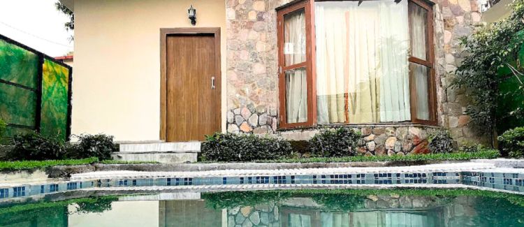 cottage with Plunge Pool