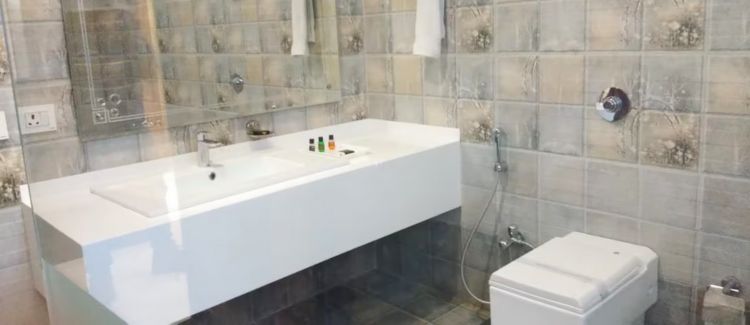 SUPERIOR ROOM WITH JACUZZI 