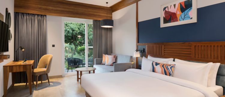 King Standard Balcony