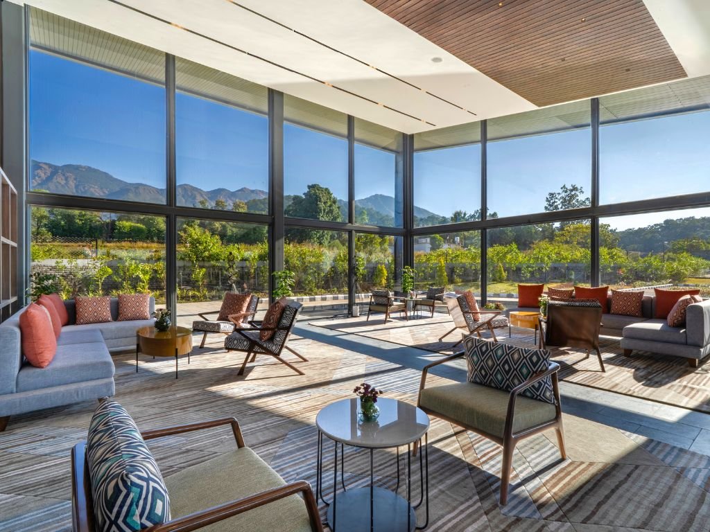  Vandhara Sarovar Premiere Patkote