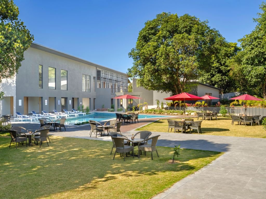  Vandhara Sarovar Premiere Patkote