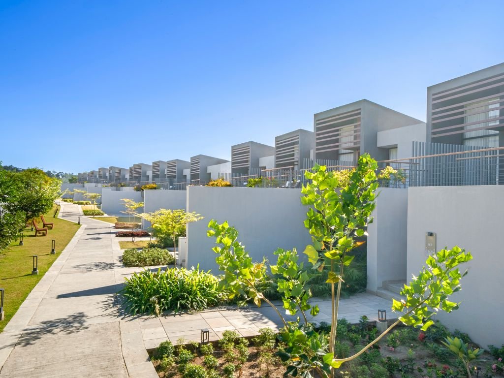  Vandhara Sarovar Premiere Patkote