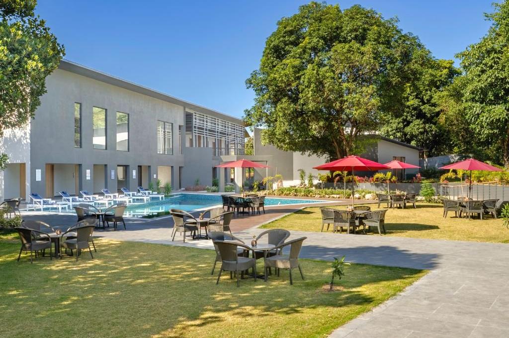  Vandhara Sarovar Premiere Patkote