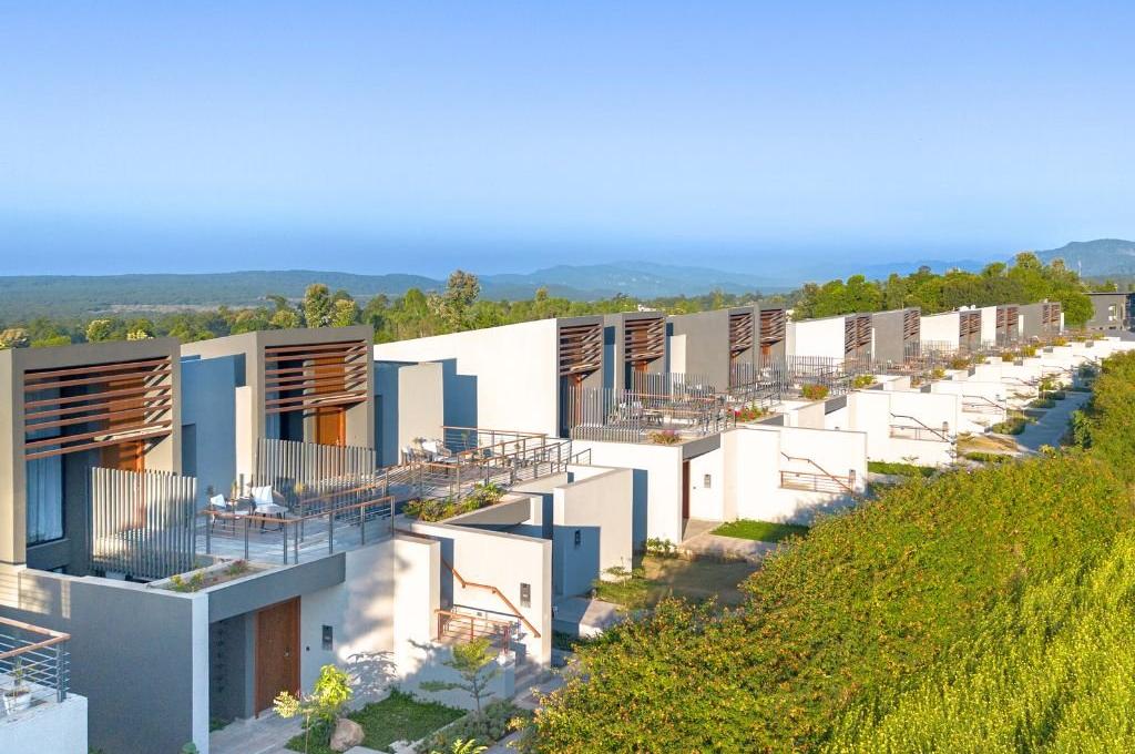  Vandhara Sarovar Premiere Patkote